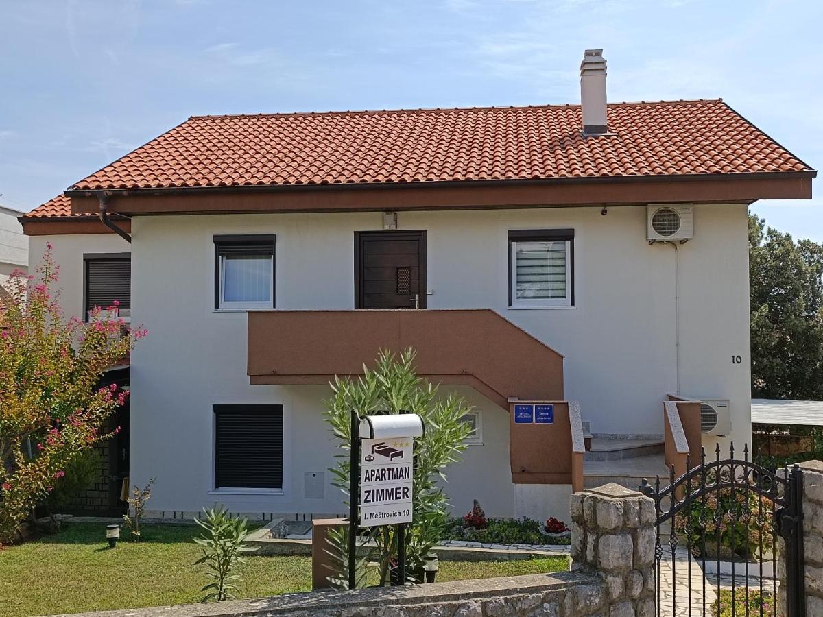 Apartments Mira Krk Krk Town Exterior foto